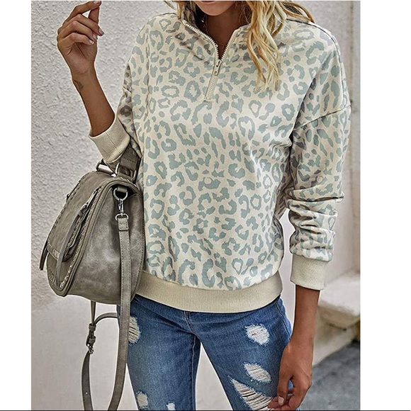 SALE‼️ Blue Gray Leopard Zip Fall Sweatshirt - Picture 3 of 6